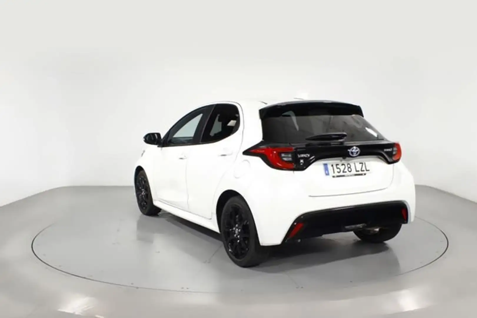 Toyota Yaris 1.5 VVT-I HYBRID STYLE 5P Blanco - 2