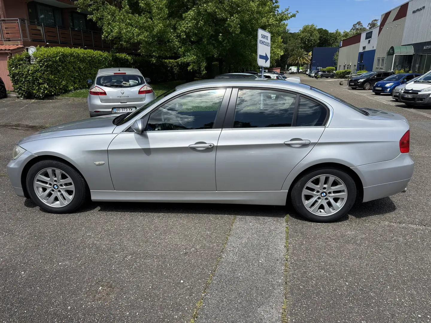 BMW 325 V (E90) 325i 218ch Premiere Сірий - 2
