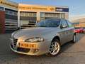 Alfa Romeo 147 1.6 T.Spark Progression | Unieke auto | 1e Eigenaa Gris - thumbnail 1