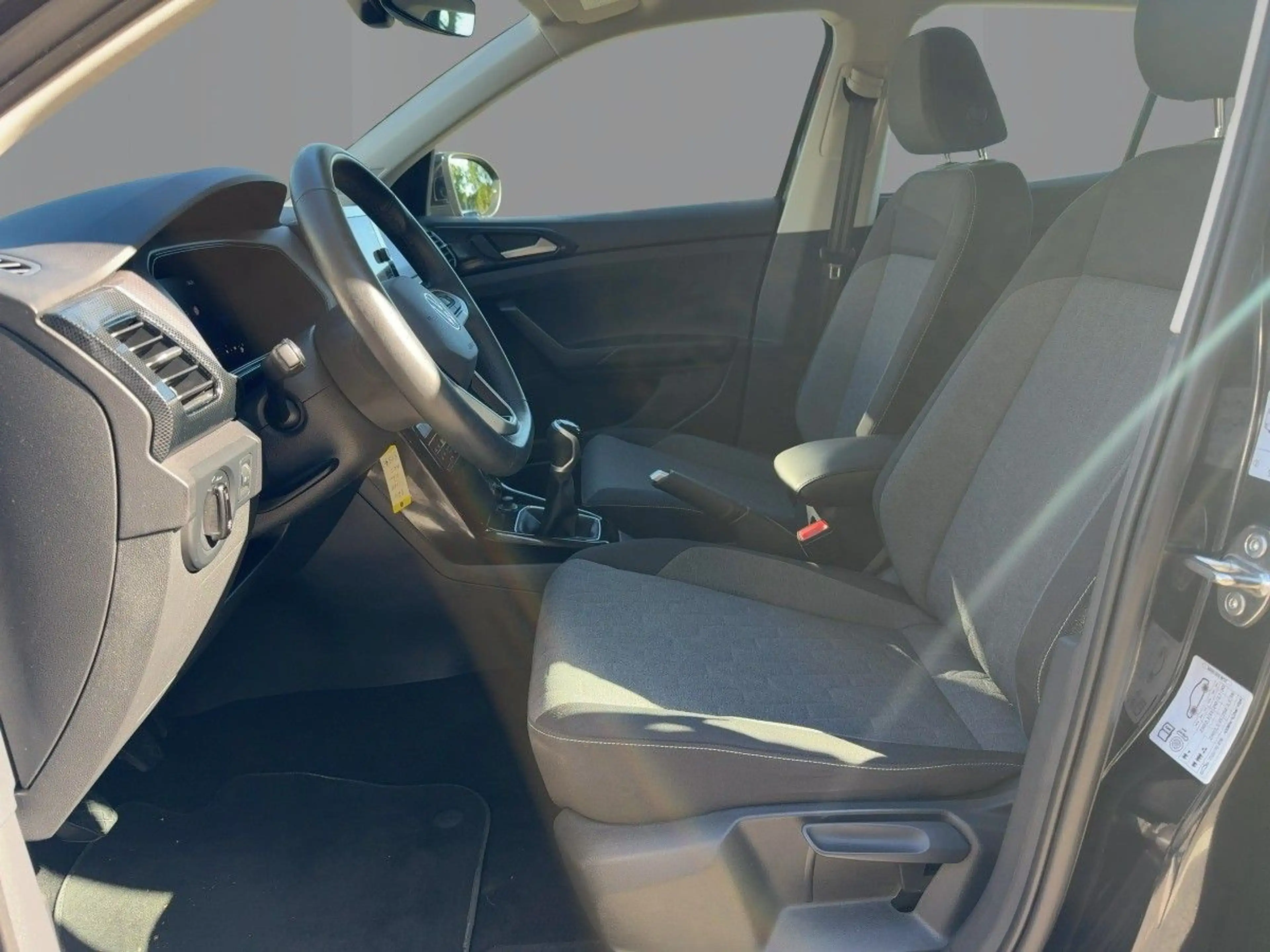 Volkswagen T-Cross 1.0 TSI Life Klima Navi Sitzhzg — photo 9