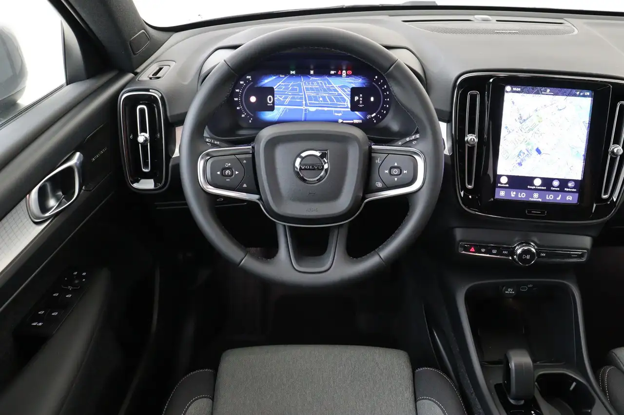 Volvo XC40 2026