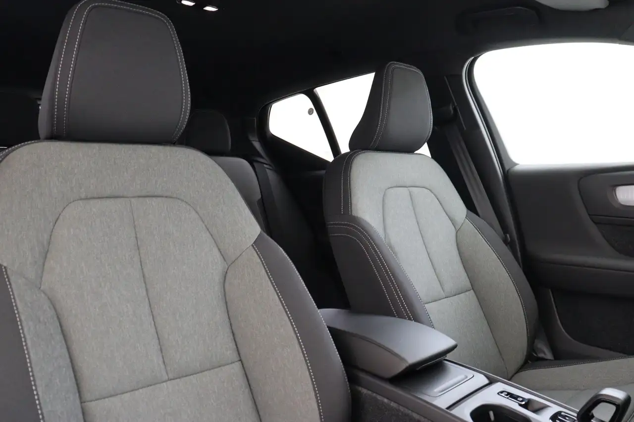 Volvo XC40 2026 — фото 10