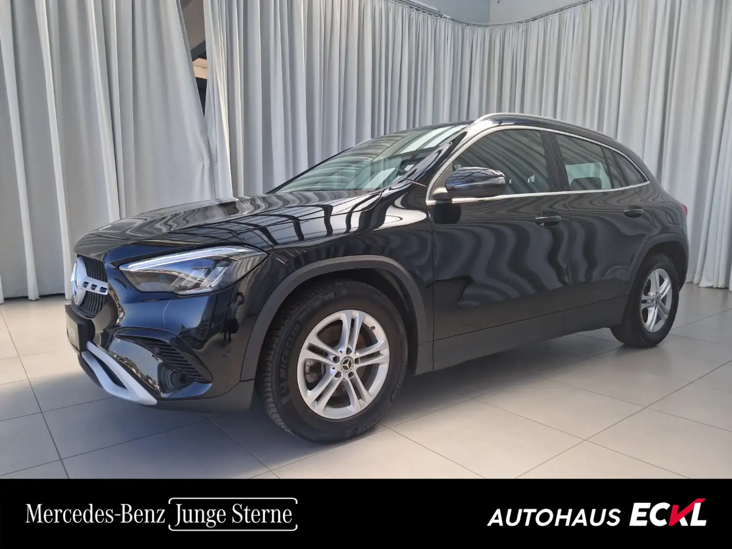 Mercedes-Benz GLA 200 d 4MATIC Österreich-Edition Siyah - 1