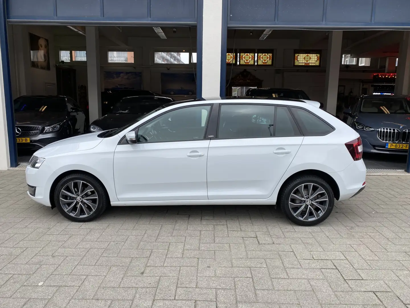 Skoda Rapid/Spaceback 1.2 TSI Greentech Edition PANO/NAVI/AIRCO/TOPSTAAT Wit - 2