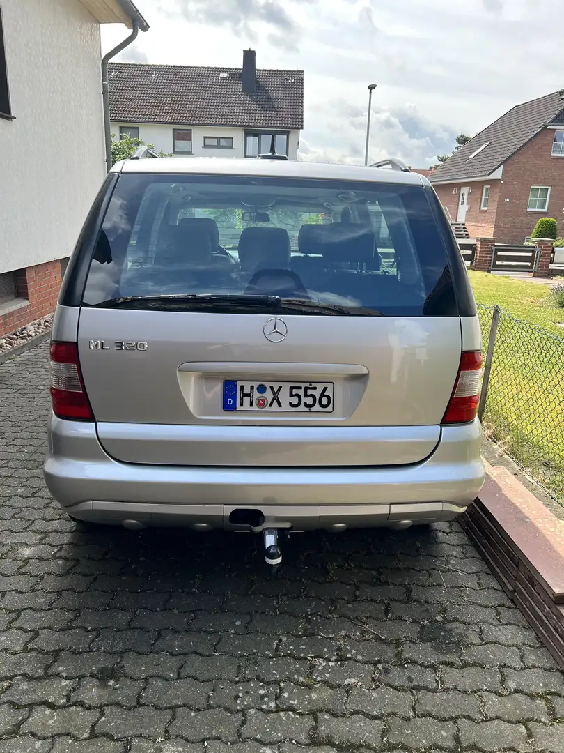 Mercedes-Benz ML 320 - 1