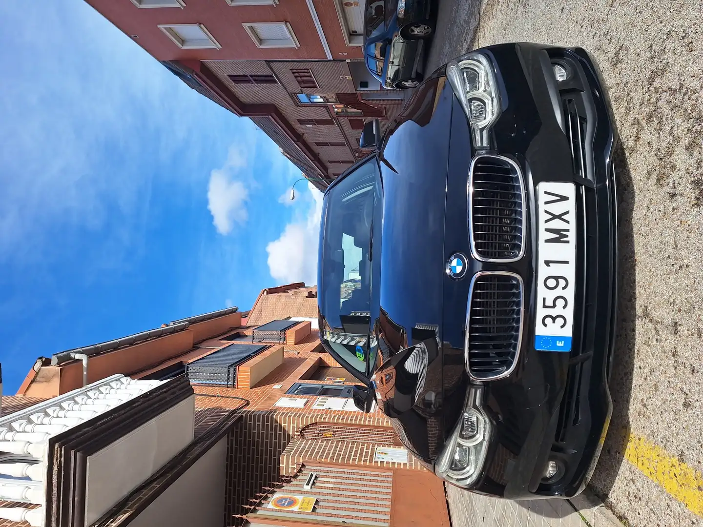 BMW 330 330e iPerformance - 1