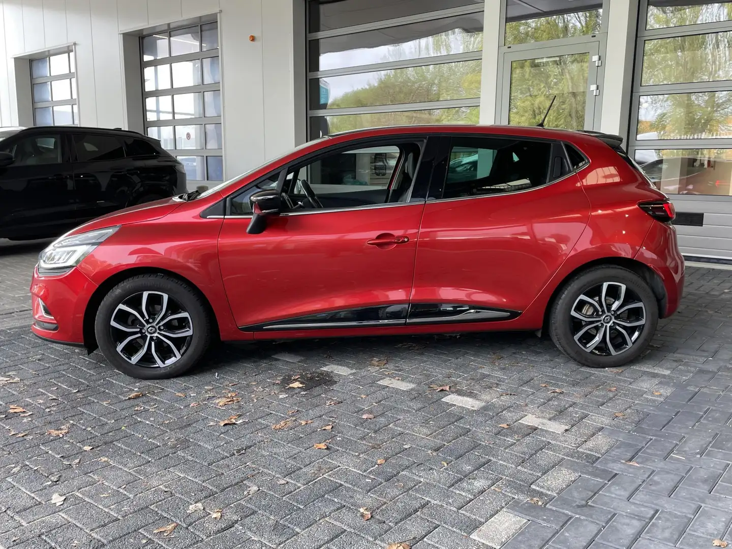 Renault Clio 0.9 TCe 90 Intens / Cruise / Clima / Full LED / Na Rood - 2