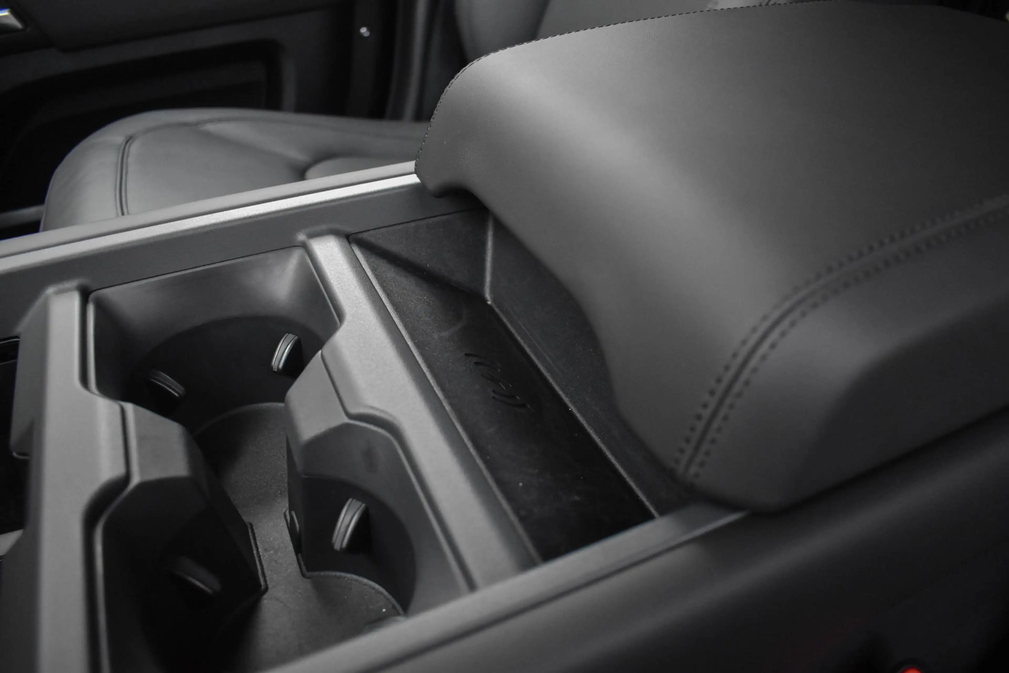 Land Rover Defender 2.0 P300e 110 X-Dynamic HSE FACELIFT Pano Zitklima — photo 41