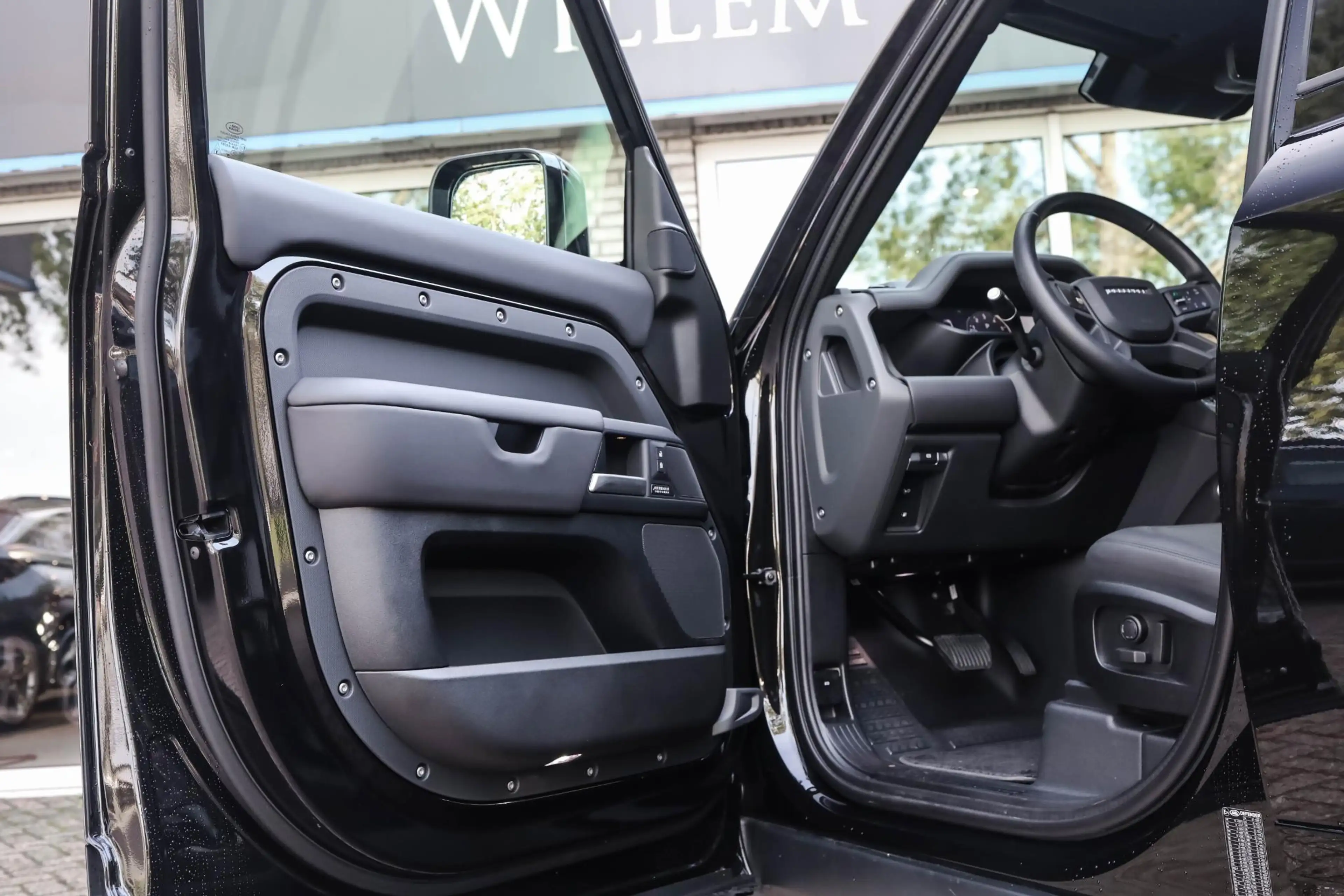 Land Rover Defender 2.0 P300e 110 X-Dynamic HSE FACELIFT Pano Zitklima — photo 27