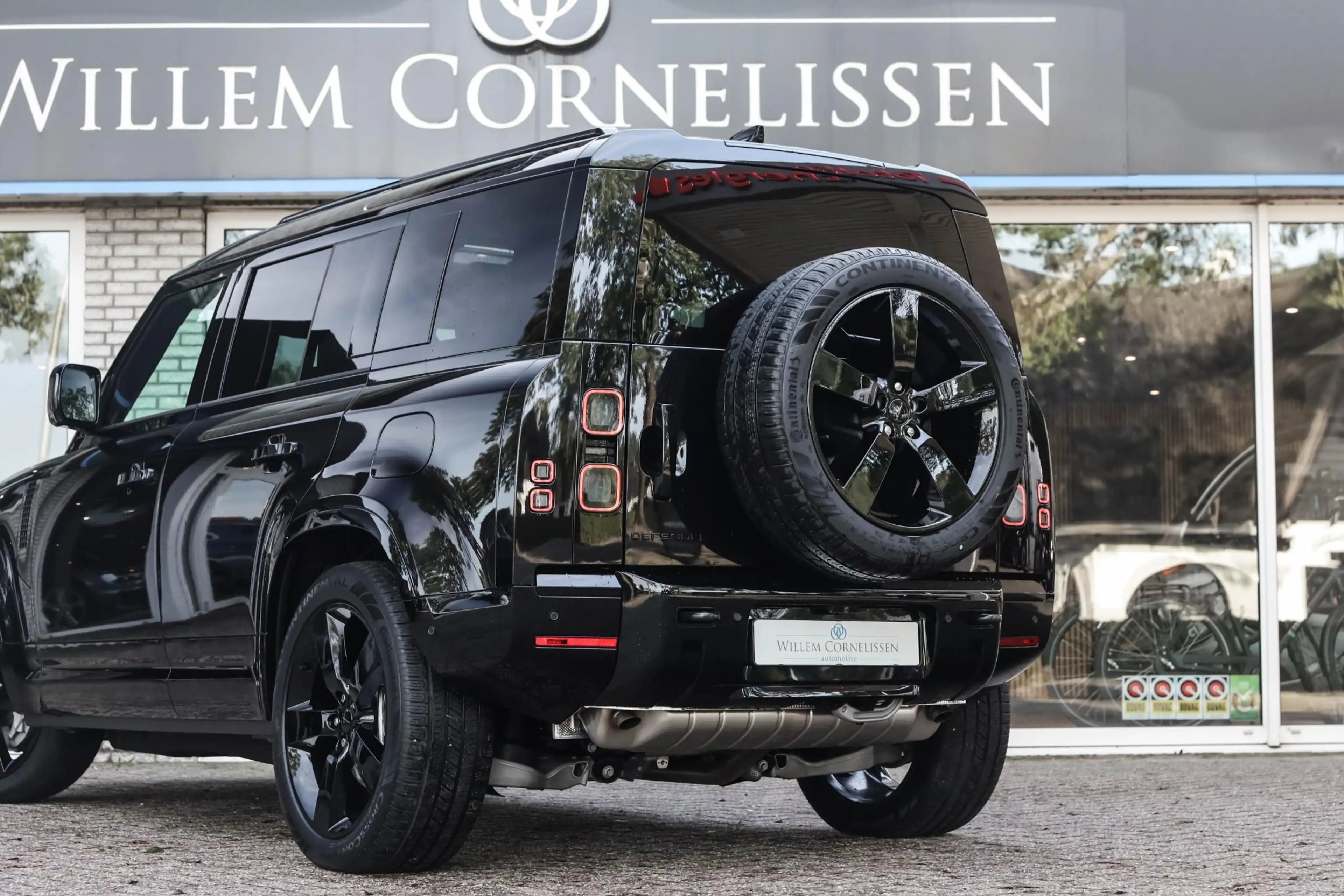 Land Rover Defender 2.0 P300e 110 X-Dynamic HSE FACELIFT Pano Zitklima — photo 23