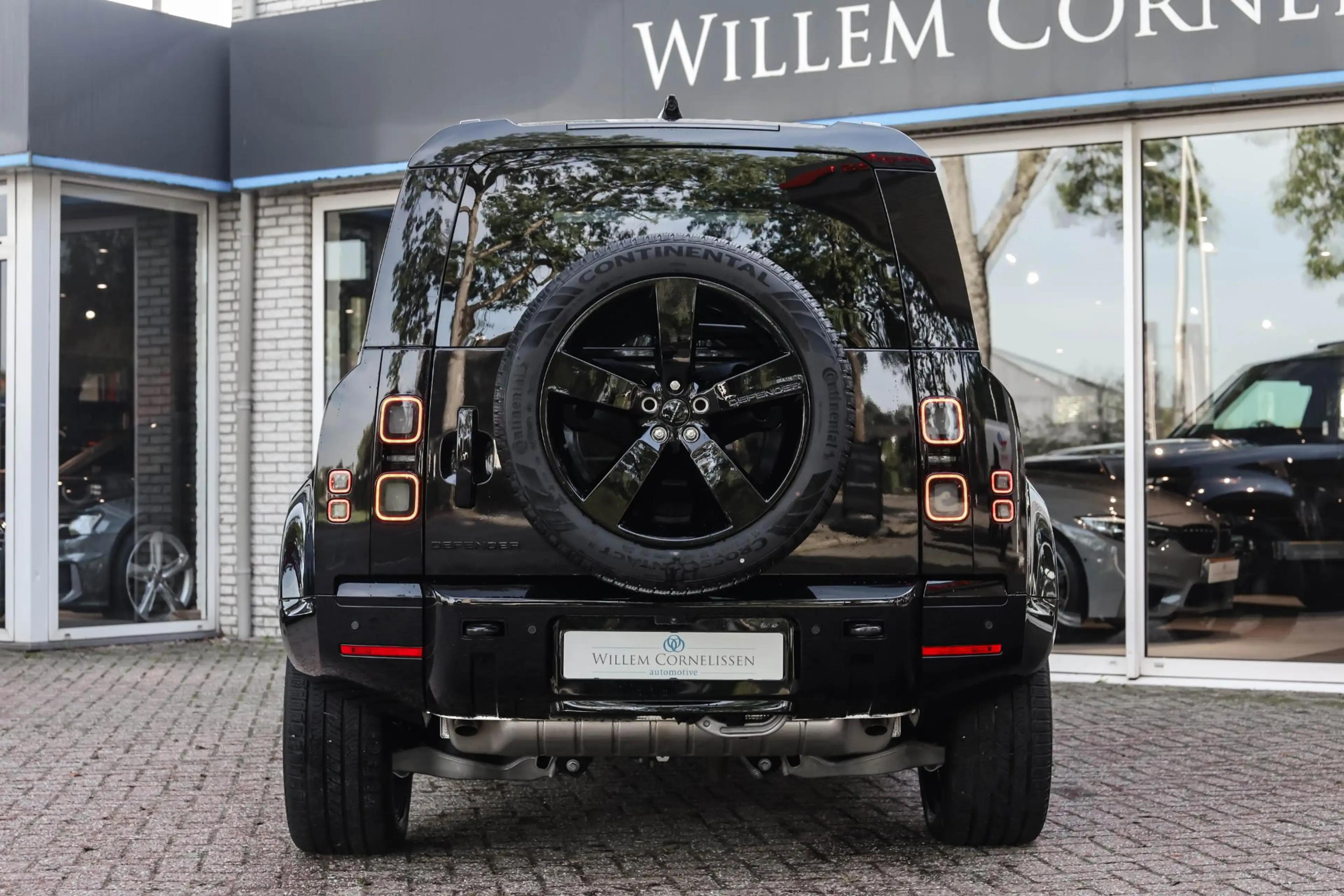 Land Rover Defender 2.0 P300e 110 X-Dynamic HSE FACELIFT Pano Zitklima — photo 24