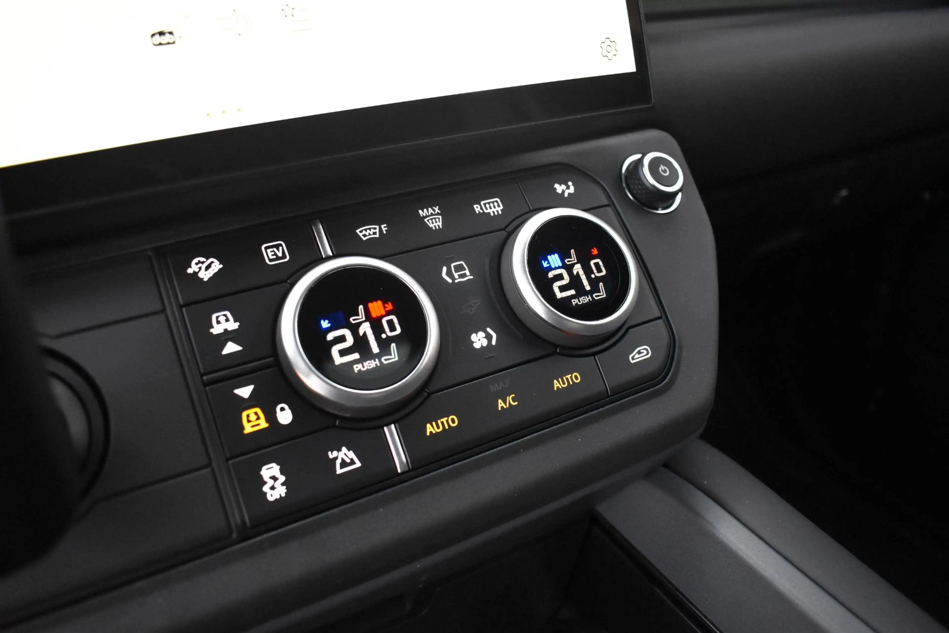 Land Rover Defender 2.0 P300e 110 X-Dynamic HSE FACELIFT Pano Zitklima — photo 39
