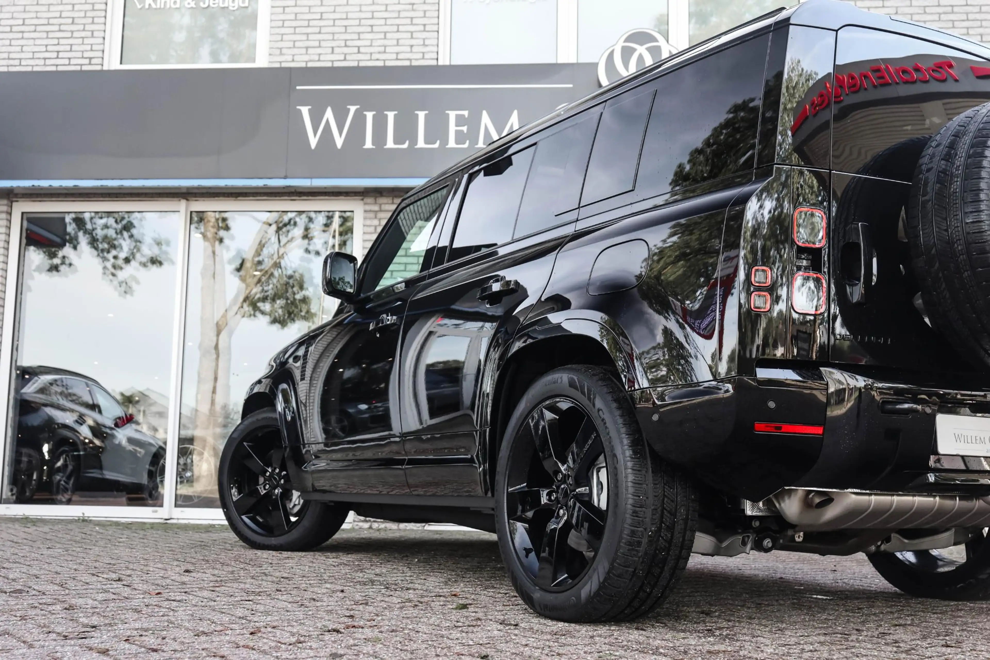 Land Rover Defender 2.0 P300e 110 X-Dynamic HSE FACELIFT Pano Zitklima — photo 22