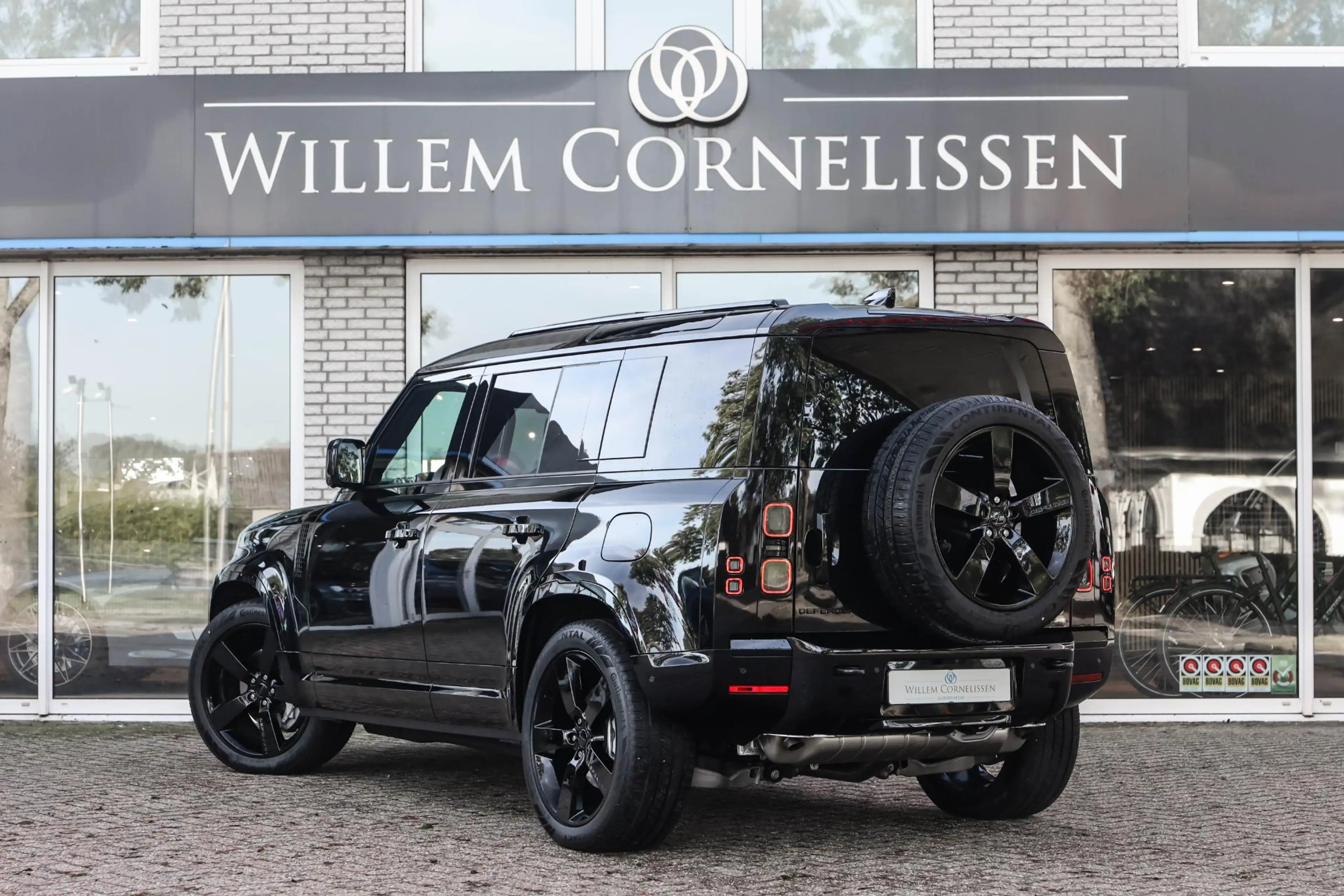 Land Rover Defender 2.0 P300e 110 X-Dynamic HSE FACELIFT Pano Zitklima — photo 4