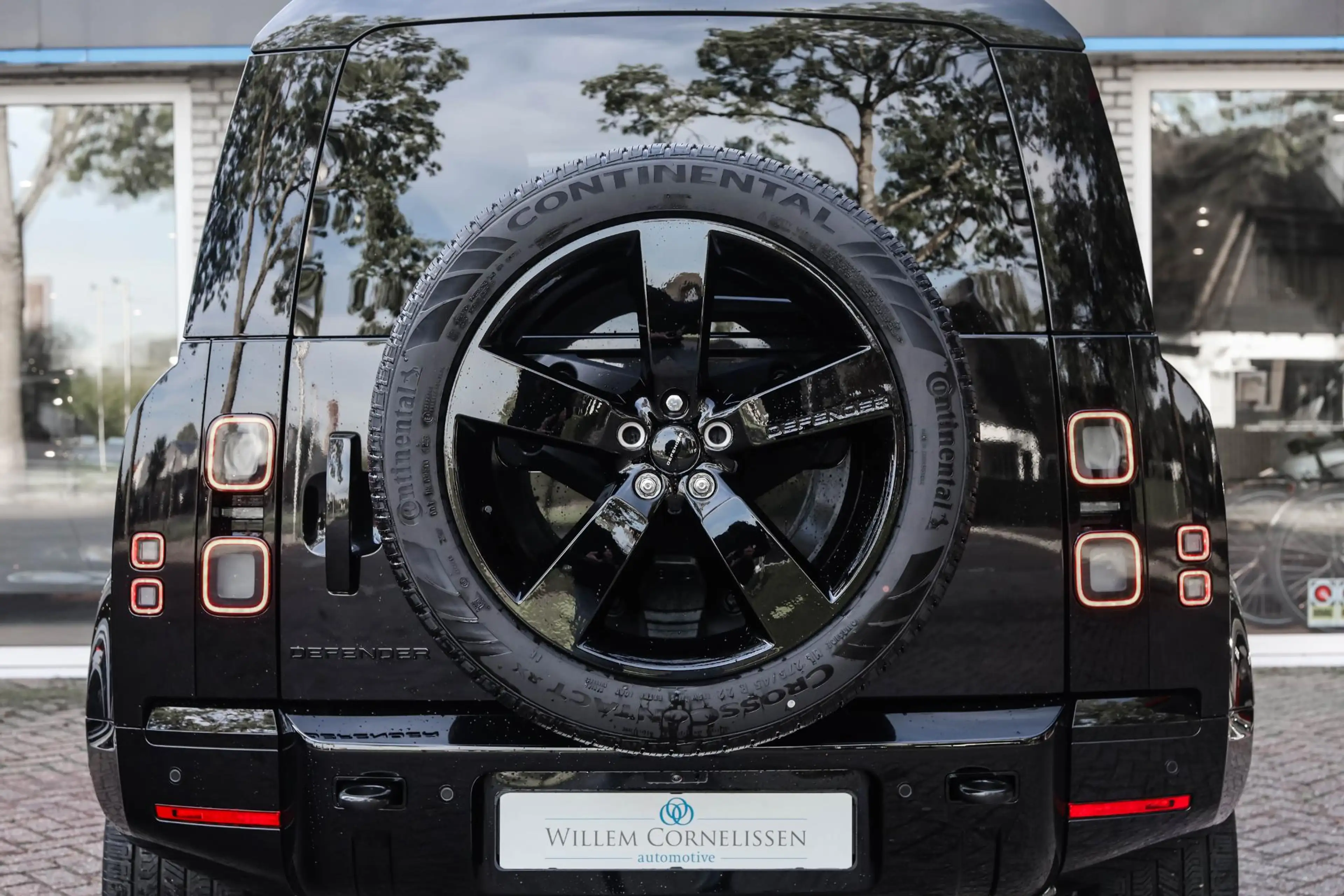 Land Rover Defender 2.0 P300e 110 X-Dynamic HSE FACELIFT Pano Zitklima — photo 25