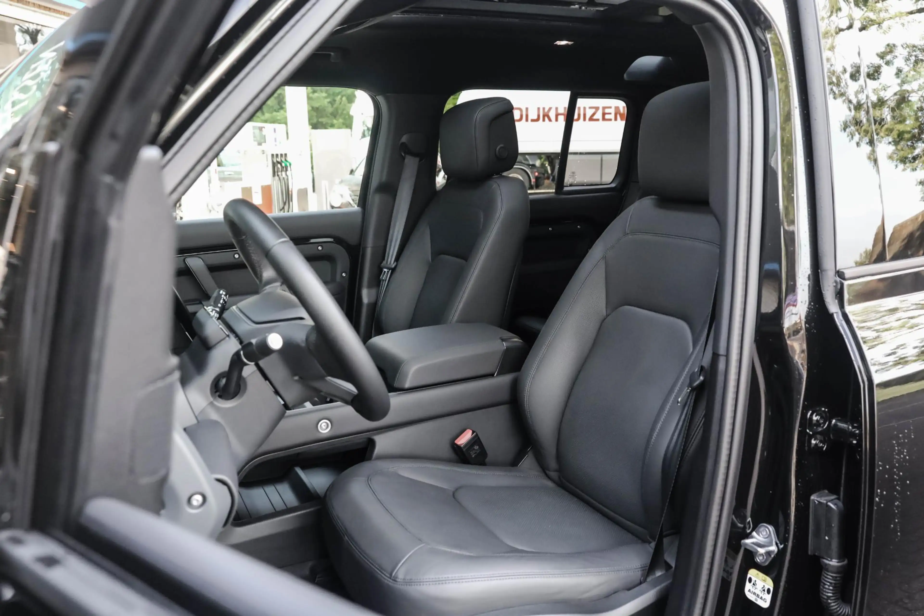 Land Rover Defender 2.0 P300e 110 X-Dynamic HSE FACELIFT Pano Zitklima — photo 11