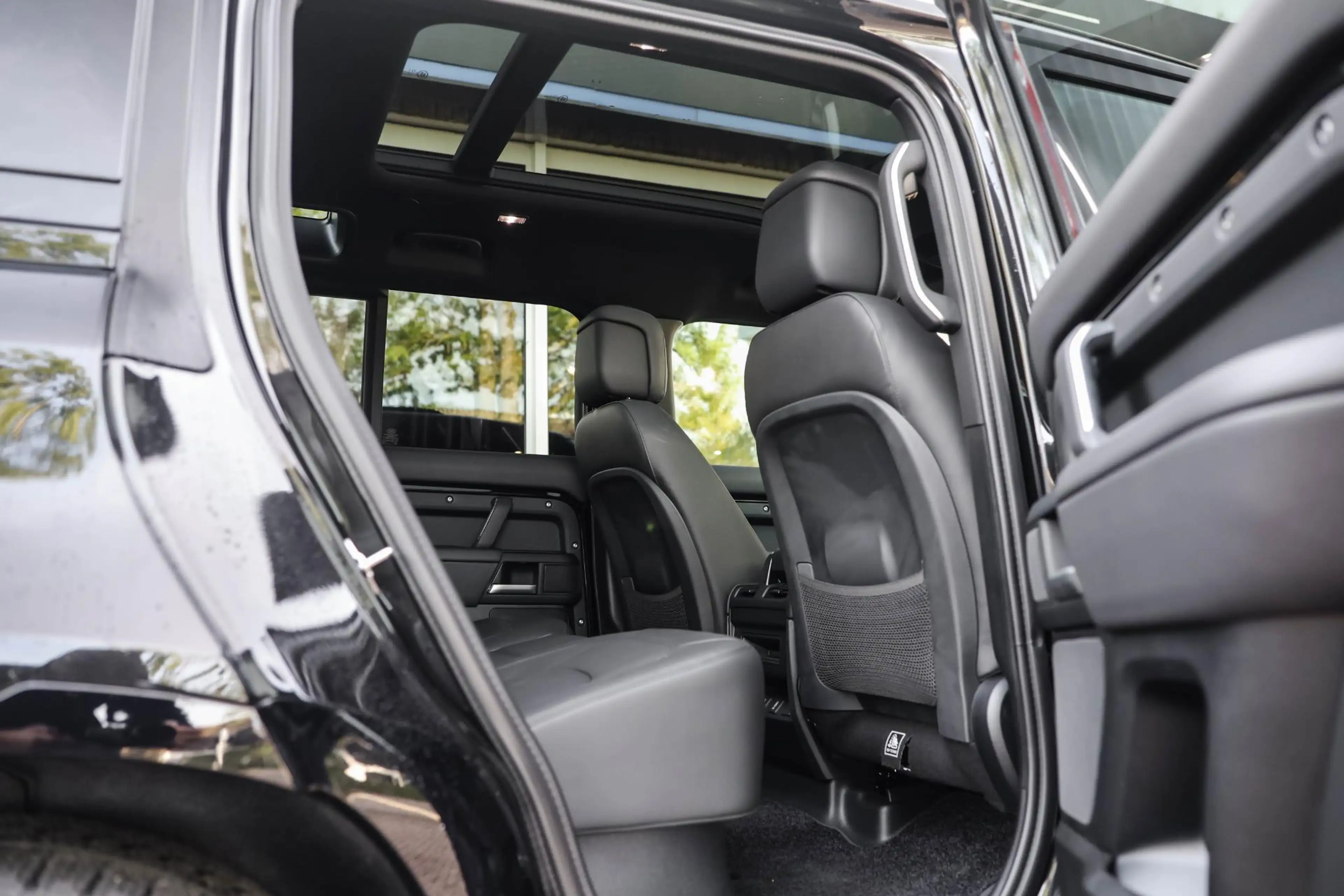 Land Rover Defender 2.0 P300e 110 X-Dynamic HSE FACELIFT Pano Zitklima — photo 50