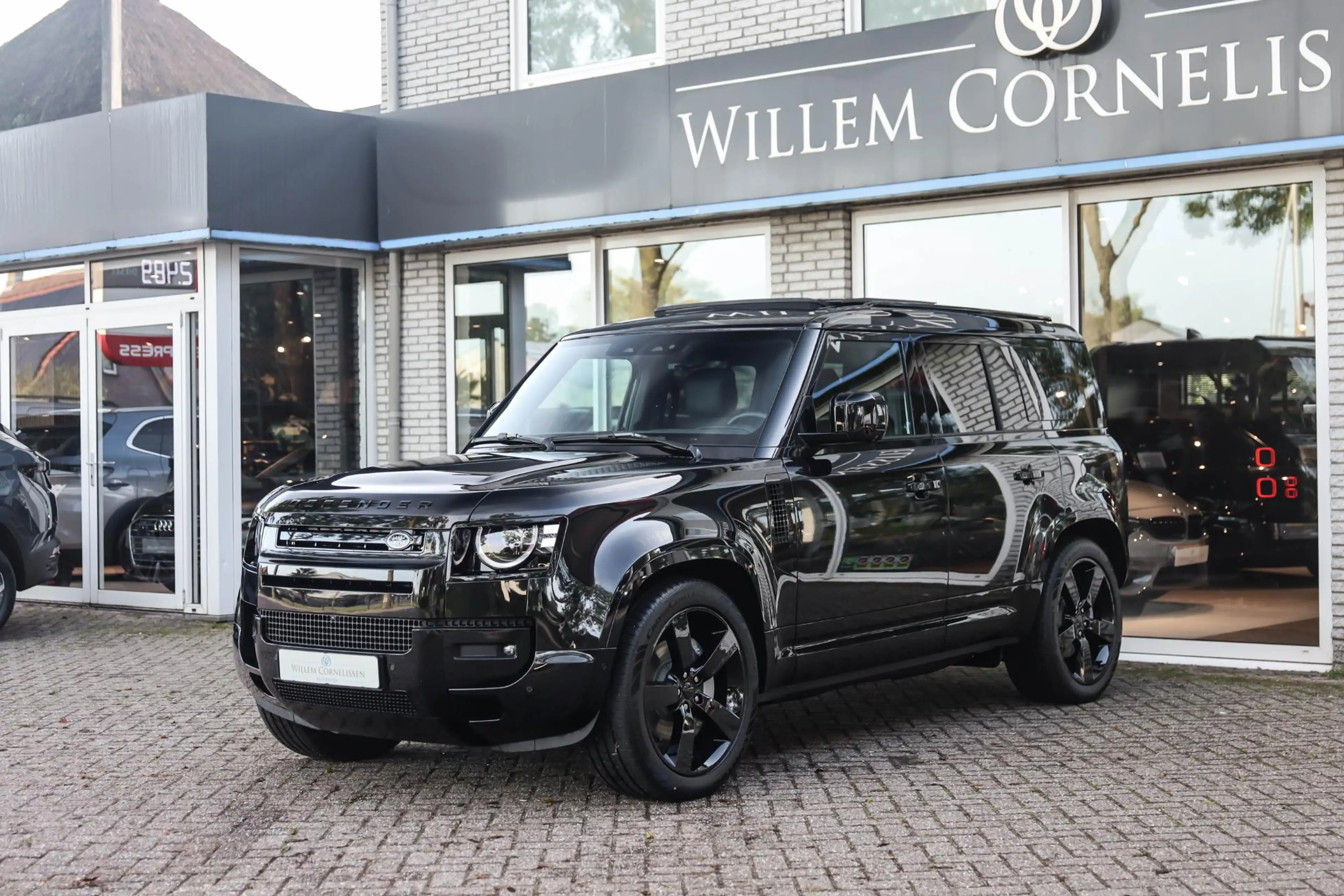 Land Rover Defender 2.0 P300e 110 X-Dynamic HSE FACELIFT Pano Zitklima — photo 42
