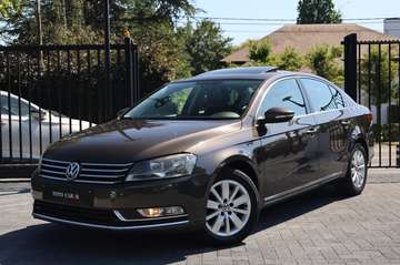 Passat 1.6 TDi Berline | Open-Dak | Navi | Cruise | Leder | Stoel-Verwarming | Parkeersensoren | Car-Pass |