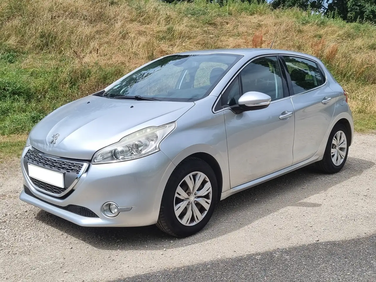 Peugeot 208 1.4 HDI 70 FAP BUSINESS PACK 5P