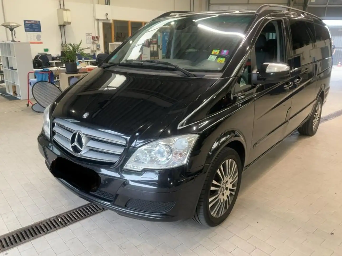 Mercedes-Benz Viano 2.2CDI Avantgarde Larga Aut. Noir - 1