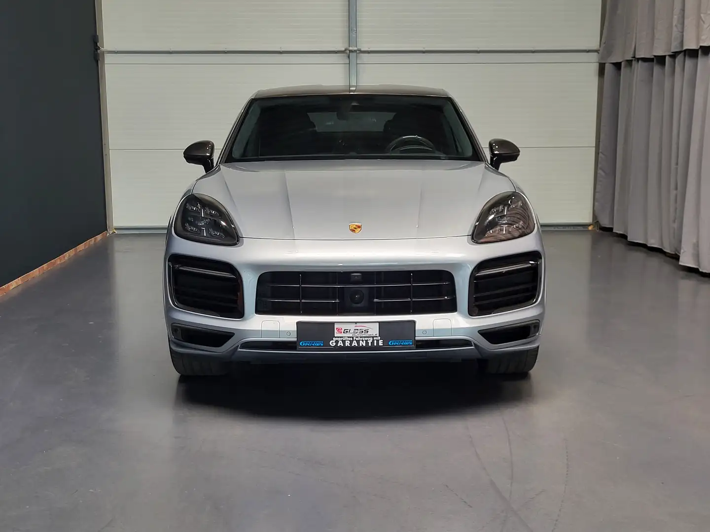 Porsche Cayenne GTS Coupe *Leichtbau-Paket Carbon| Chrono* Silber - 2
