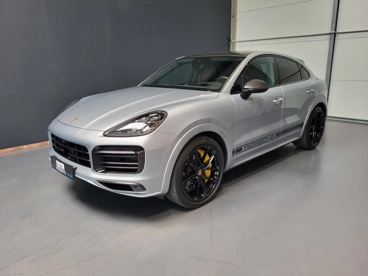Porsche Cayenne GTS Coupe *Leichtbau-Paket Carbon| Chrono* Silber - 1
