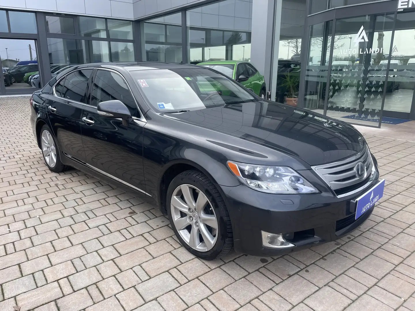 Lexus LS 600 LS I - II - III - IV 600h 5.0 Luxury auto Grau - 2