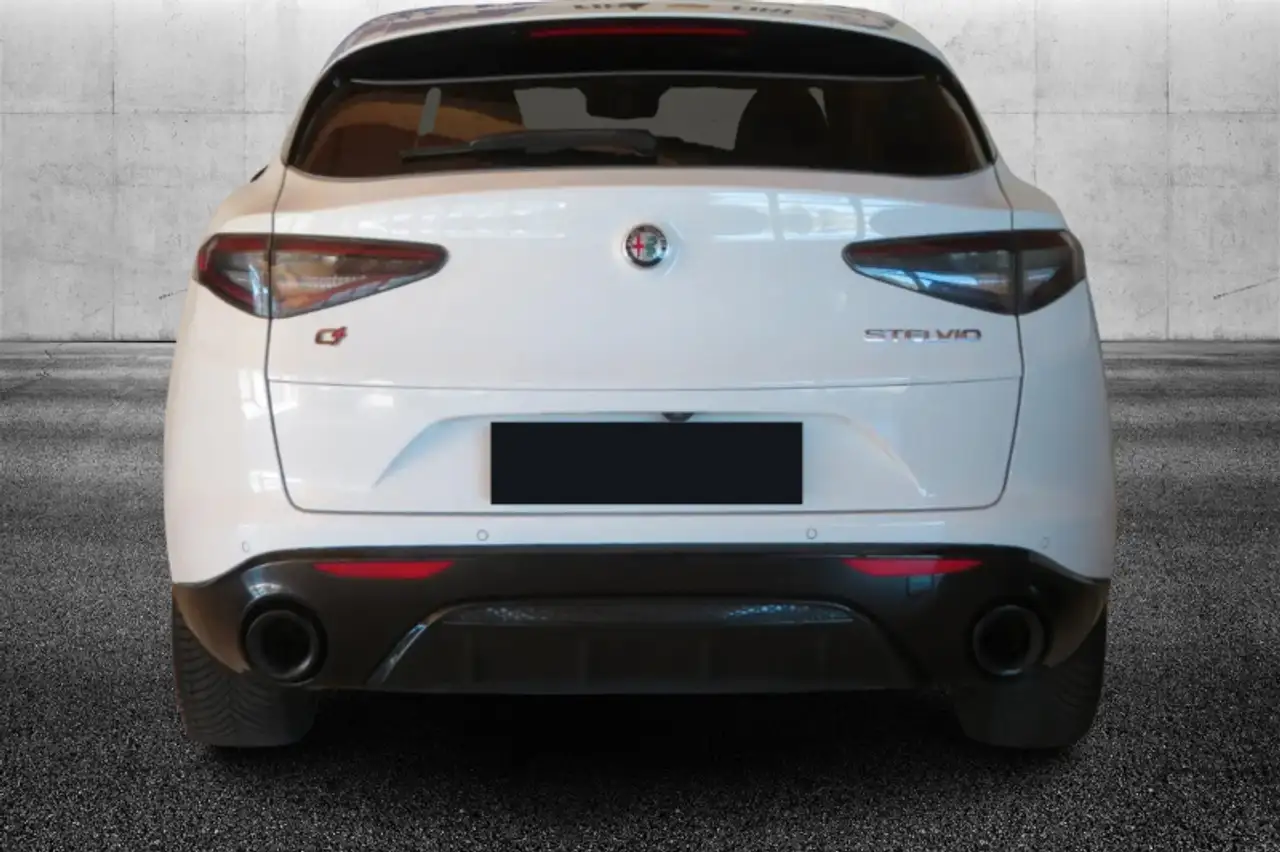 Alfa Romeo Stelvio 2024