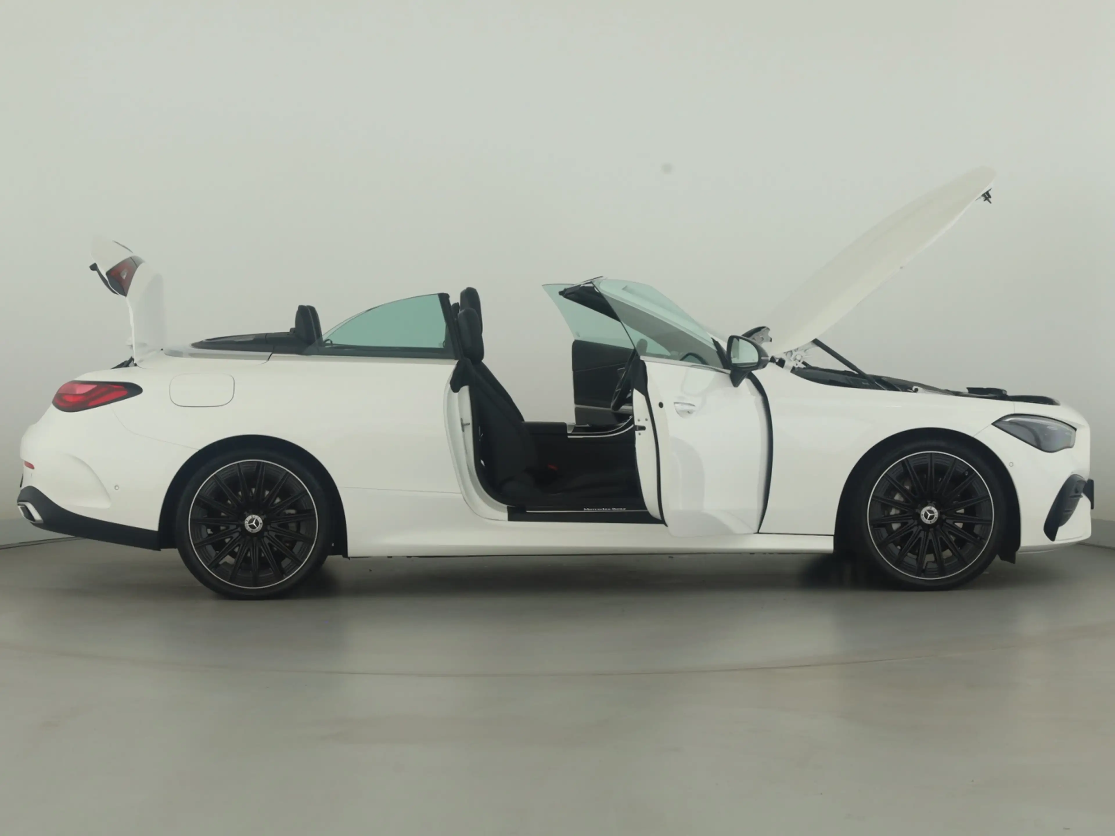 Mercedes-Benz CLE 220 d Cabrio AMGLine Premium*Airscarf*Aircap — photo 8