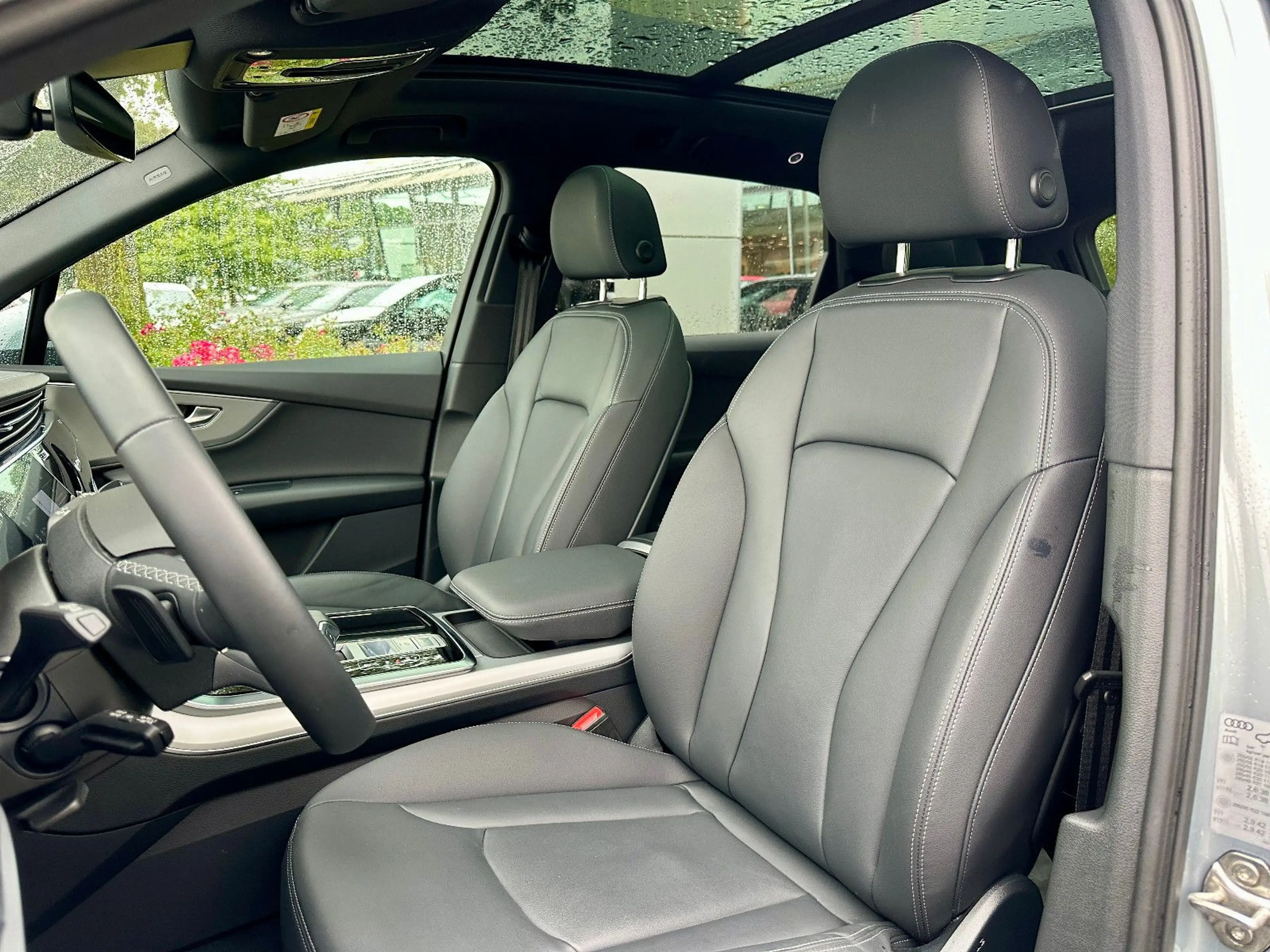 Audi Q7 TFSIe q S LINE BLACK PANO AHK 360° HuD MATRIX — photo 11