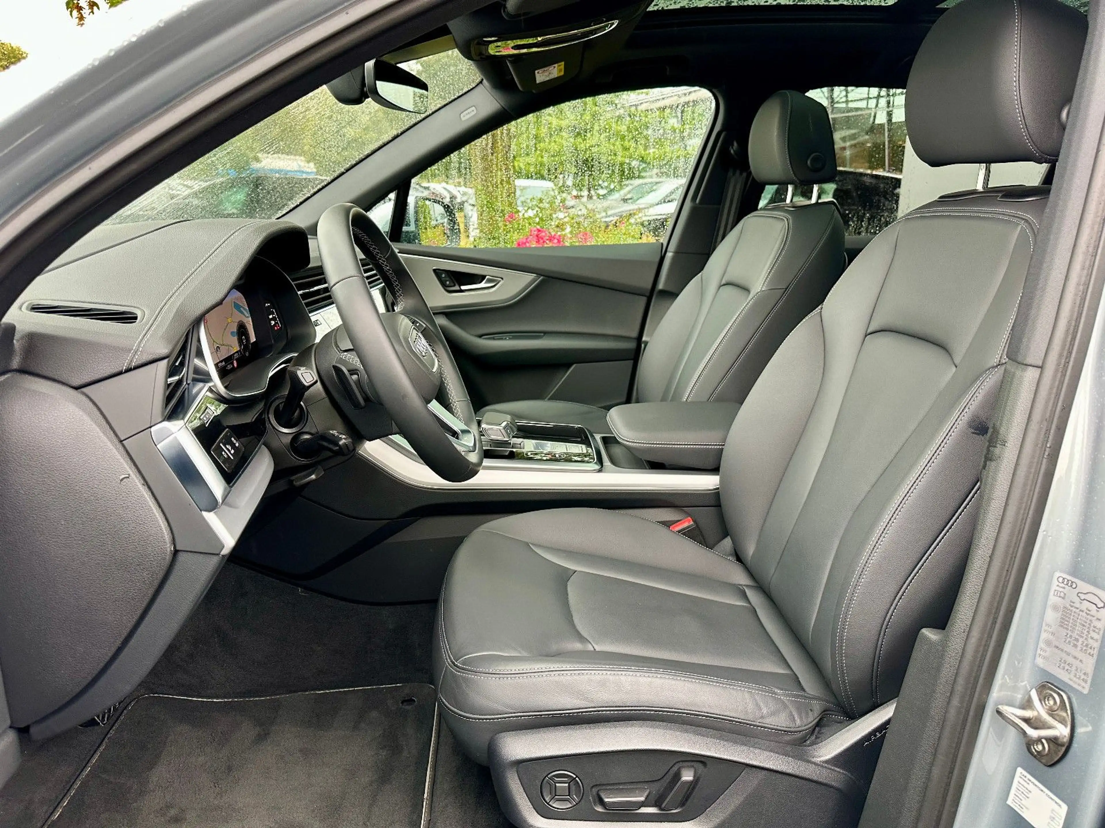 Audi Q7 TFSIe q S LINE BLACK PANO AHK 360° HuD MATRIX — photo 14