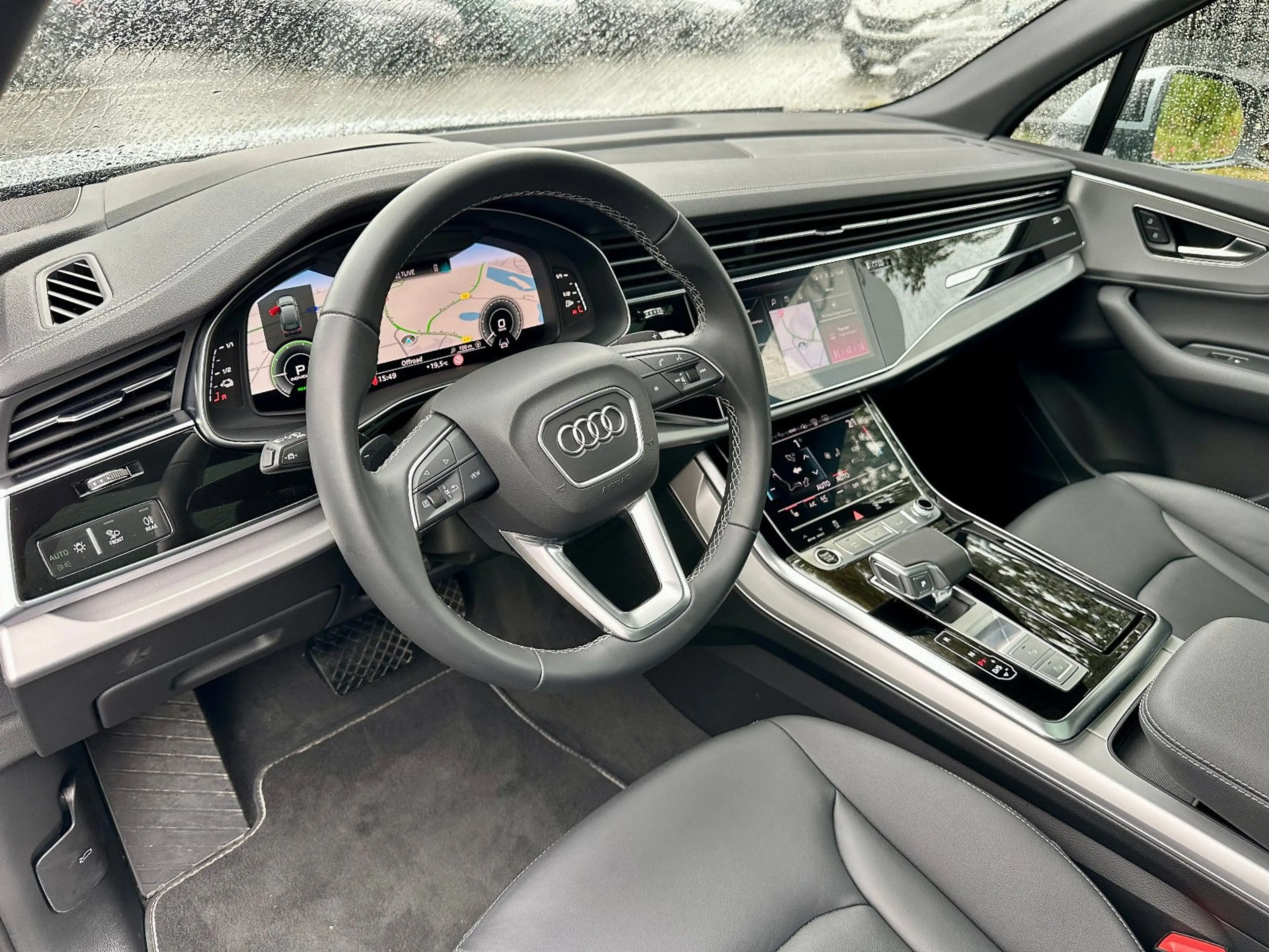 Audi Q7 TFSIe q S LINE BLACK PANO AHK 360° HuD MATRIX — photo 10