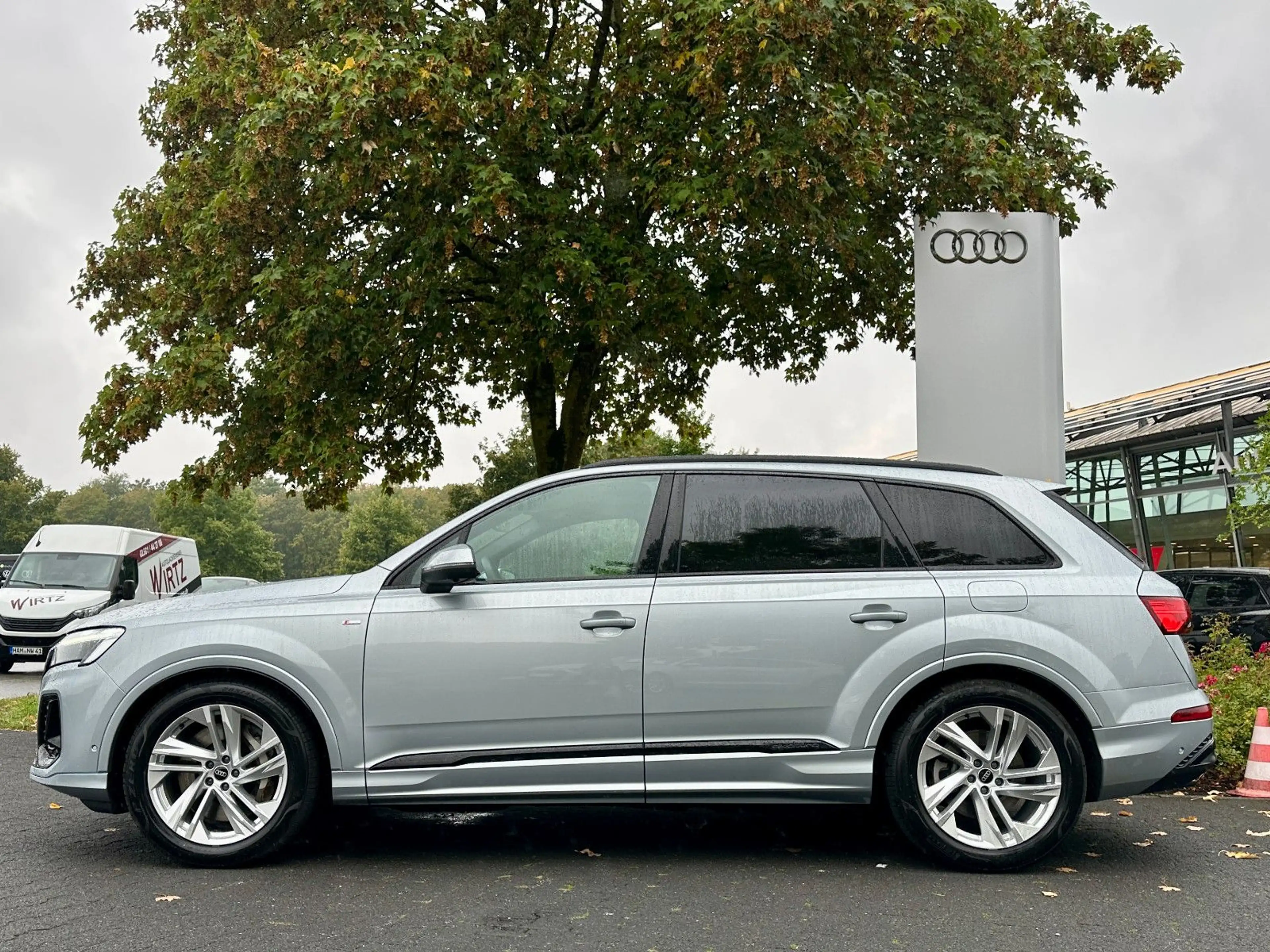 Audi Q7 TFSIe q S LINE BLACK PANO AHK 360° HuD MATRIX — photo 5