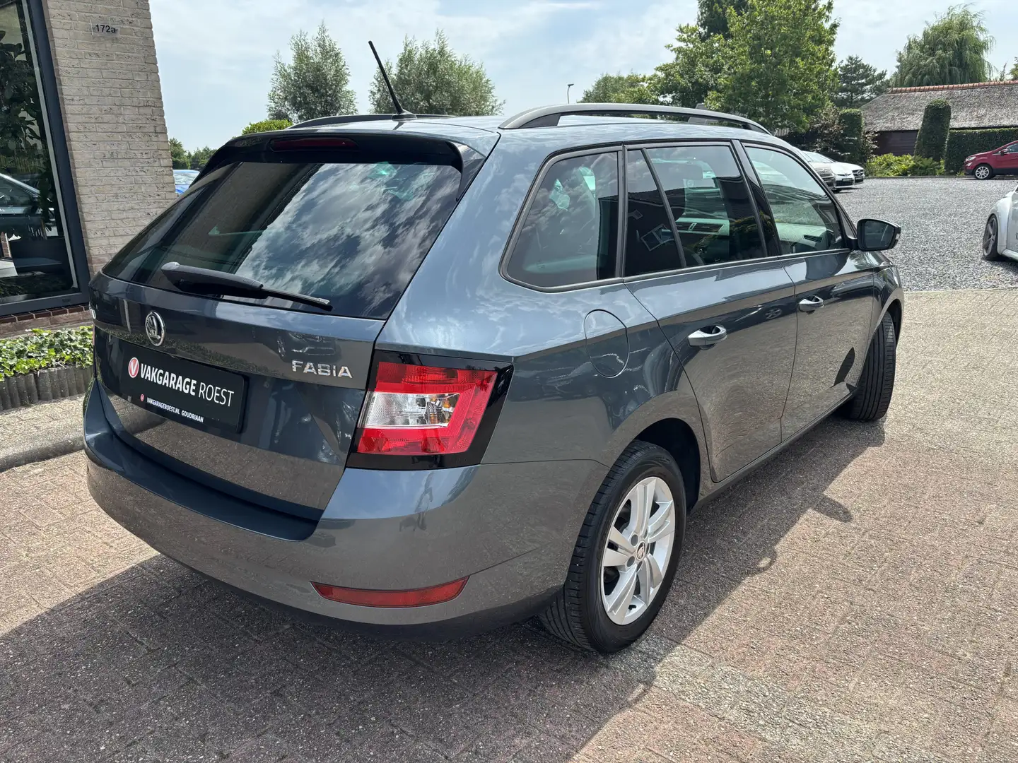 Skoda Fabia Combi 1.0 TSI Ambition Carplay / Cruise control / Grau - 2
