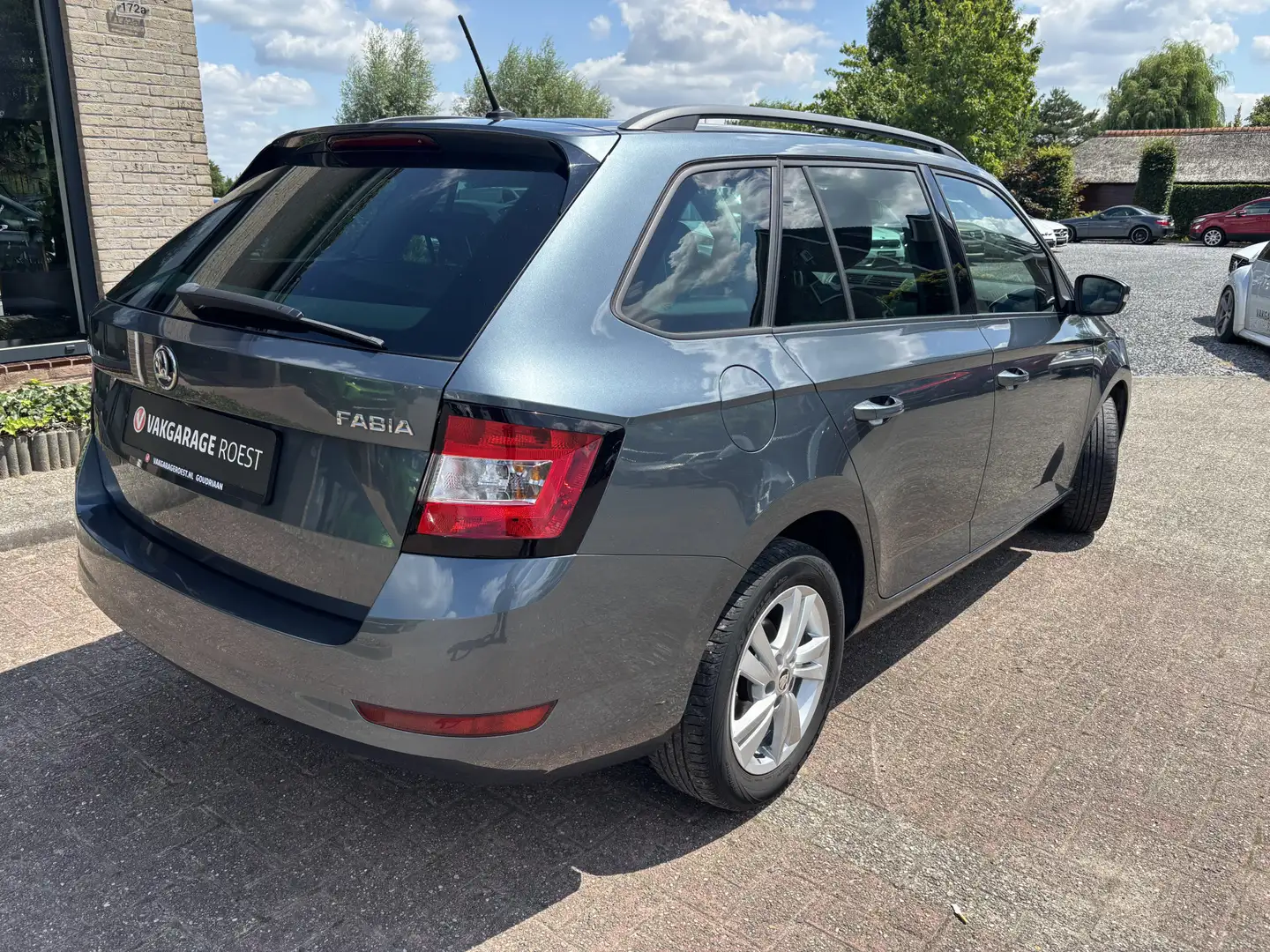 Skoda Fabia Combi 1.0 TSI Ambition Business Carplay / Cruise c Grijs - 2