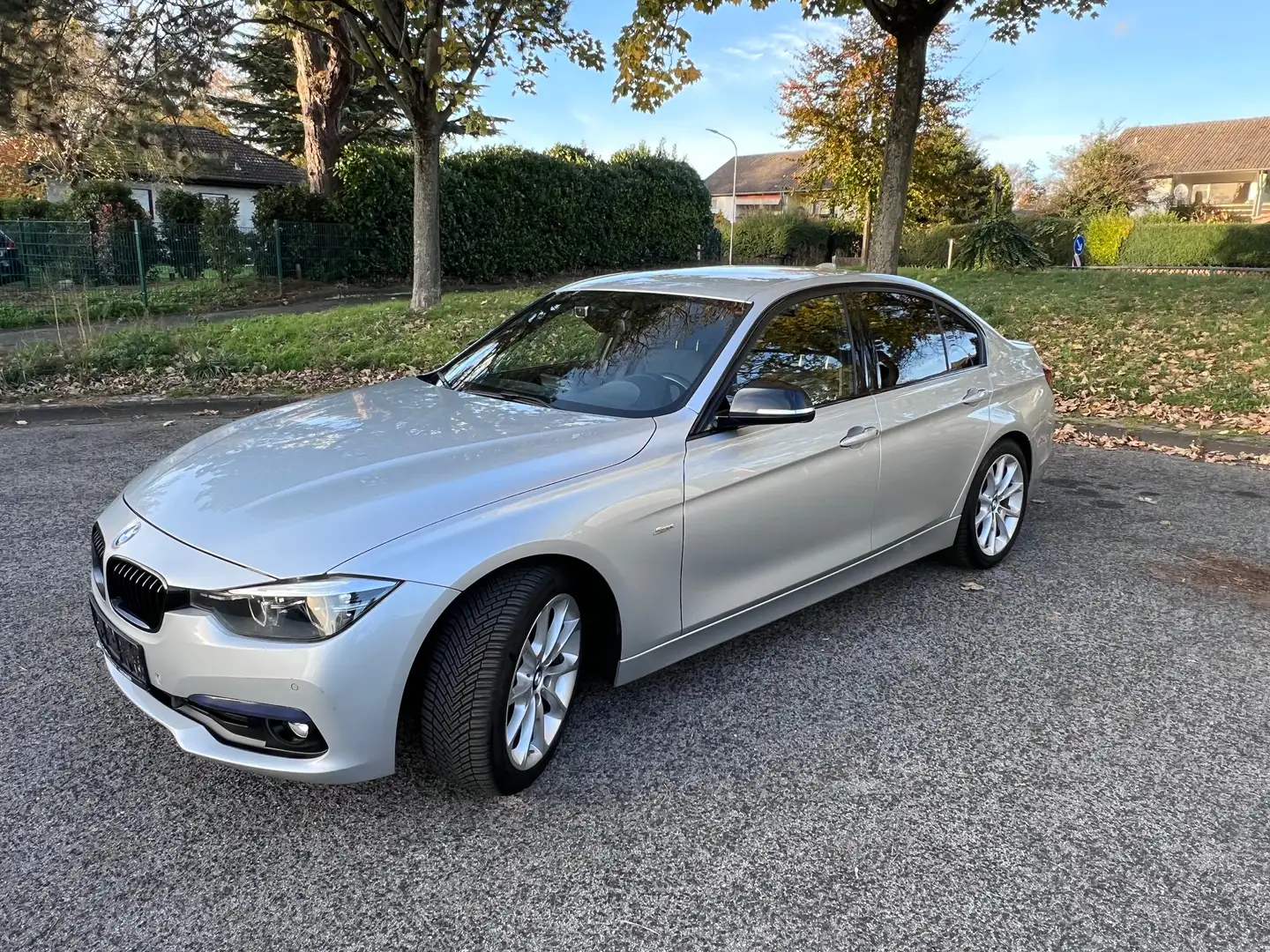 BMW 318 318 i Sport Line Shadow Gris - 2