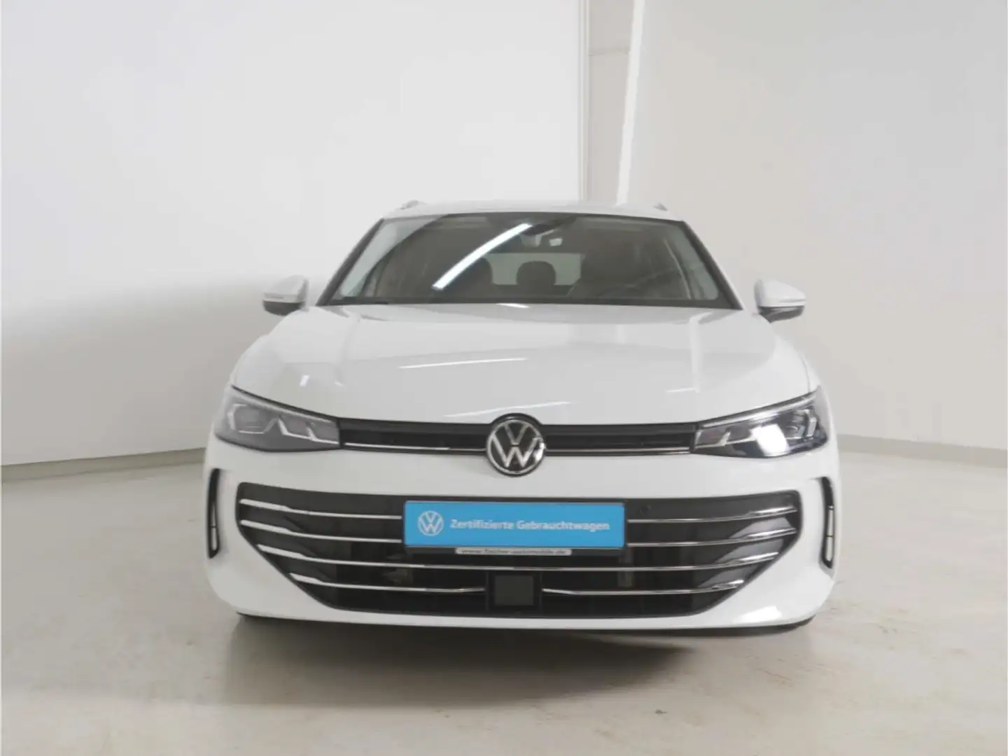 Volkswagen Passat 1.5 eTSI Business DSG AHK/LED/NAV/ACC/RFK Weiß - 2