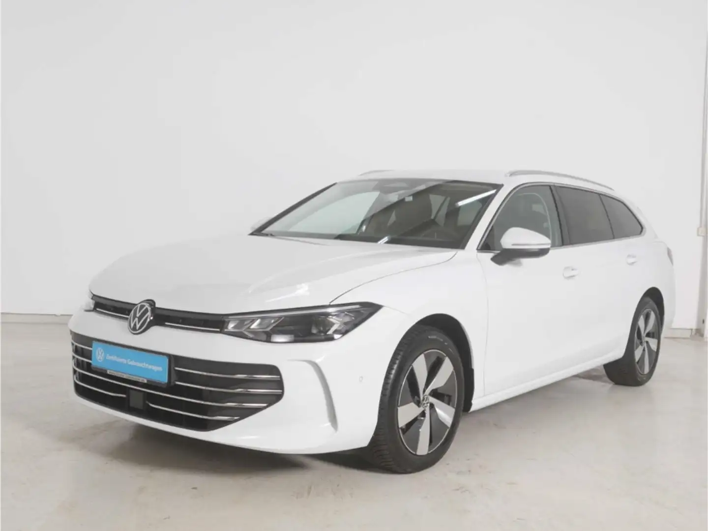 Volkswagen Passat 1.5 eTSI Business DSG AHK/LED/NAV/ACC/RFK Weiß - 2