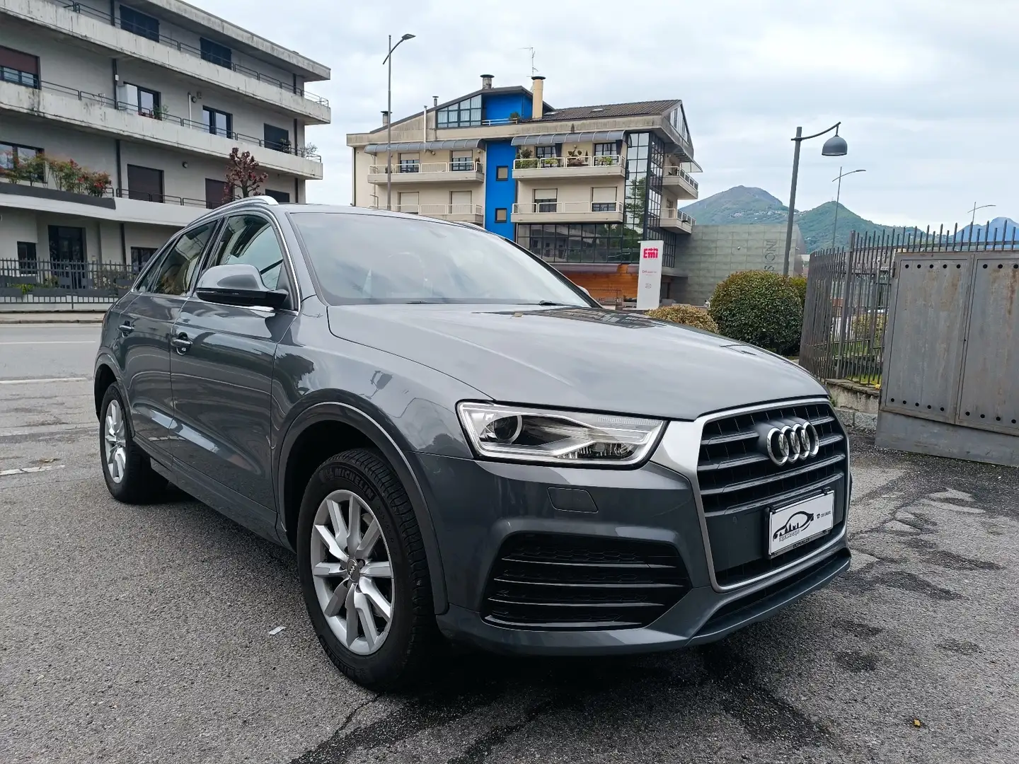 Audi Q3 Q3 2.0TDI Business 74.000KM NAVI, XENO,PACK SENSOR Gris - 1