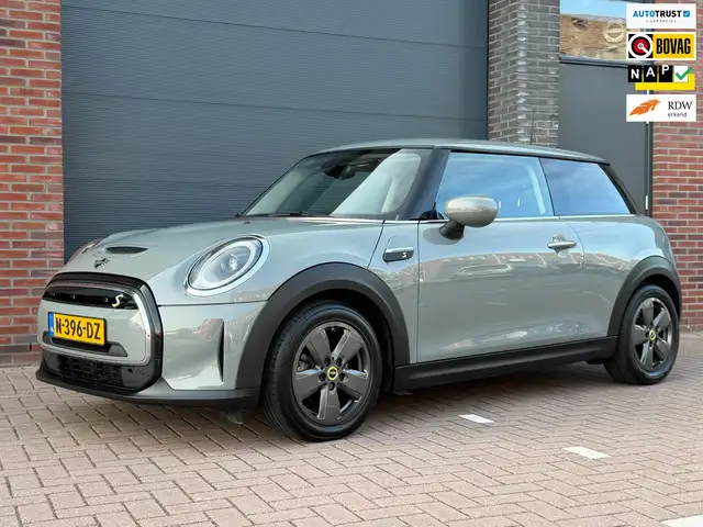 MINI Cooper E 33 kWh |SOH 95% | Navi | CarPlay | Privacy Glass |