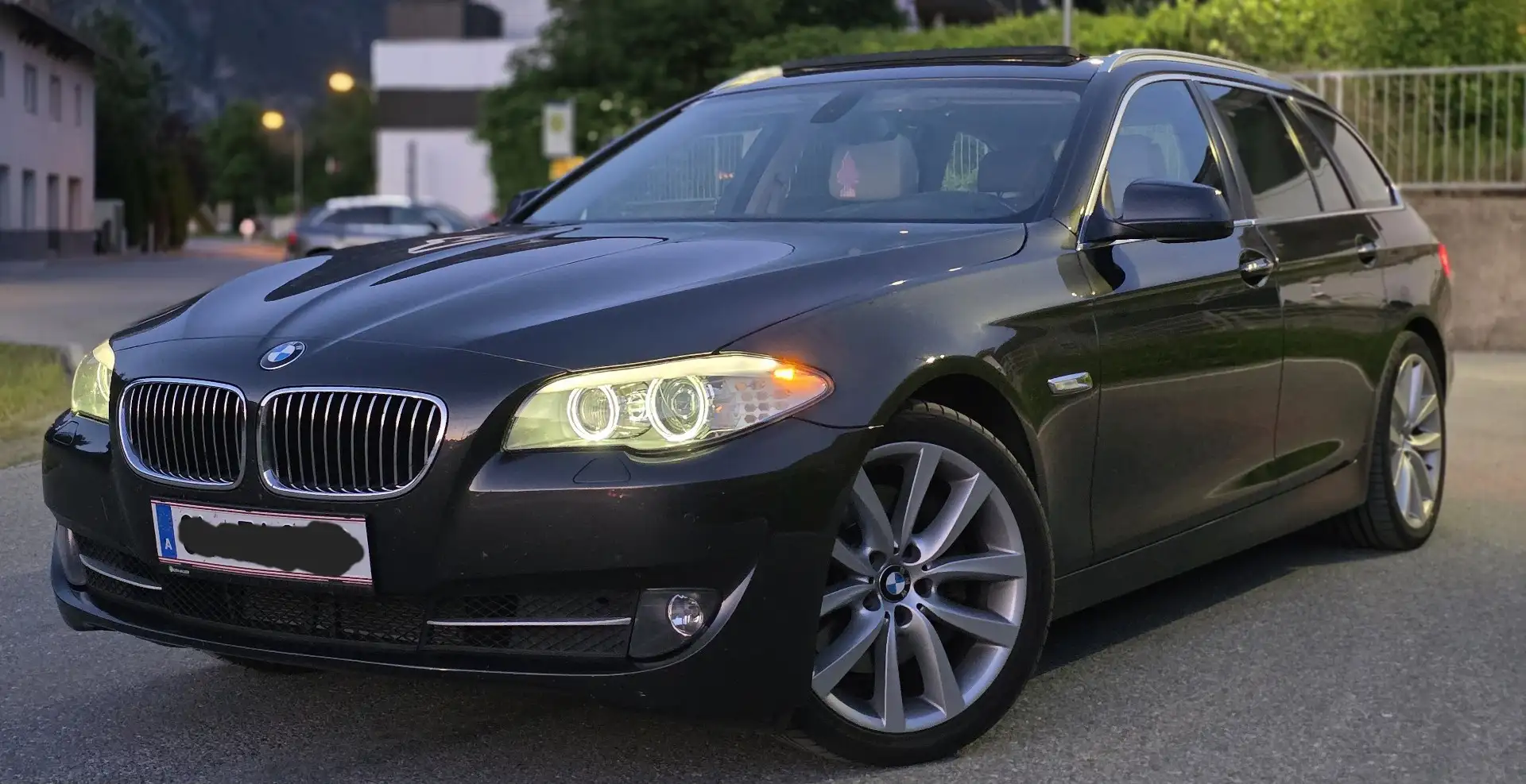 BMW 525 3.0d Touring Aut Grau - 1