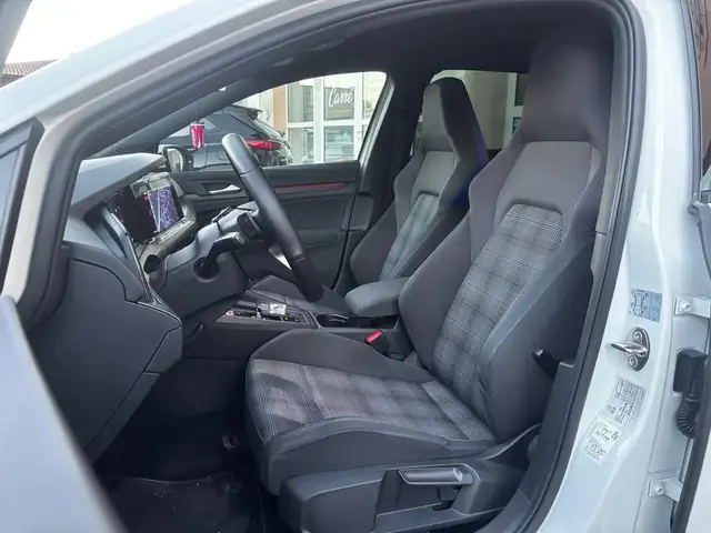 Volkswagen Golf view 11