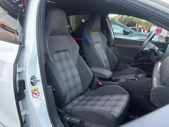 Volkswagen Golf view 12
