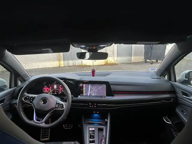 Volkswagen Golf view 9