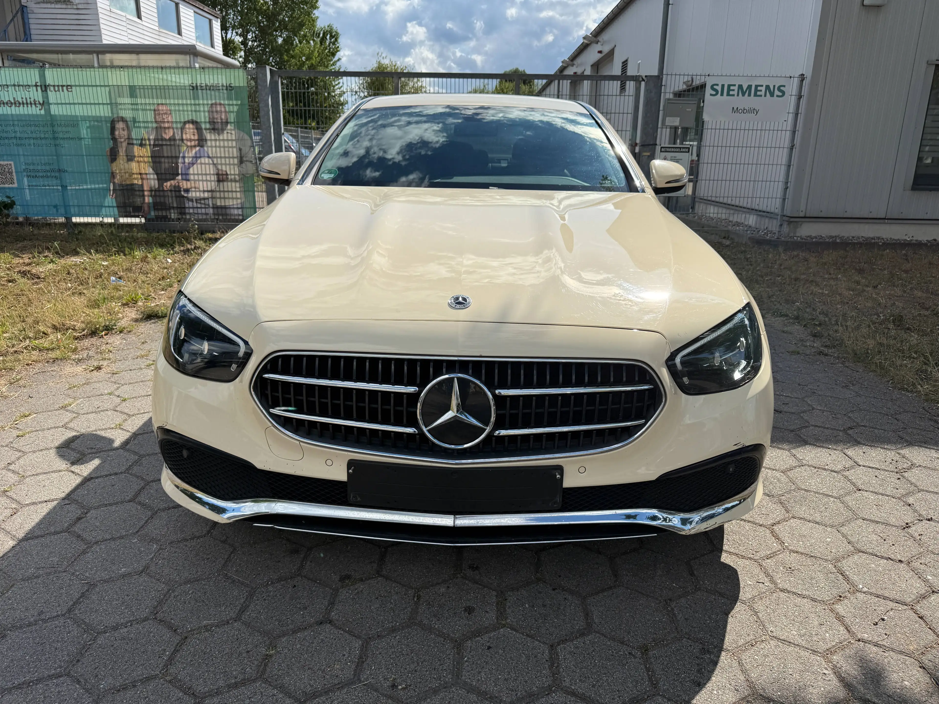 Mercedes-Benz E 220 E 220d-Limousine-Avantgarde-MBUX-Navi-Kamera-TÜV-TOP — photo 2