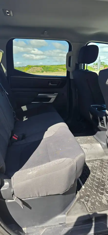 Toyota Tundra снимка Toyota Tundra