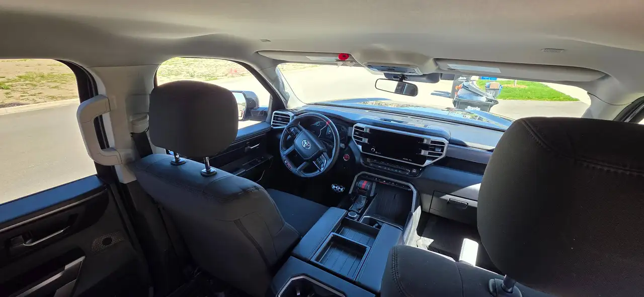 Toyota Tundra снимка Toyota Tundra