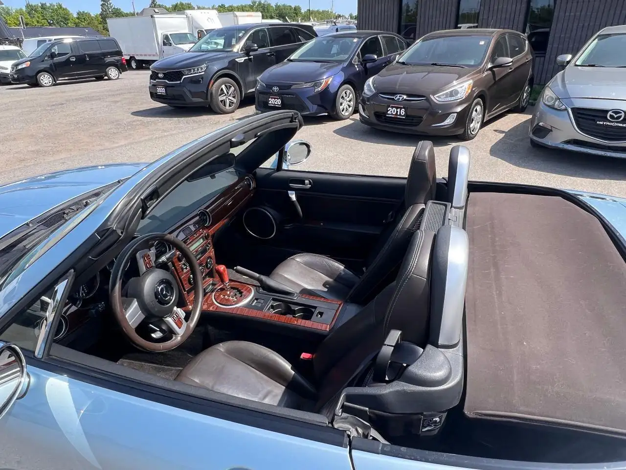 Mazda MX-5 Miata снимка Mazda MX-5 Miata