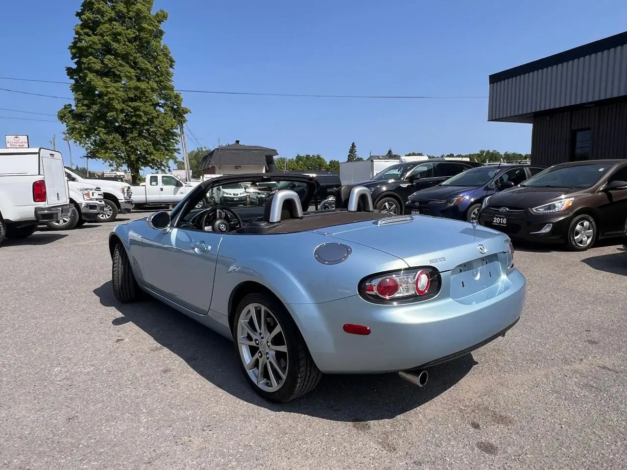 Mazda MX-5 Miata снимка Mazda MX-5 Miata